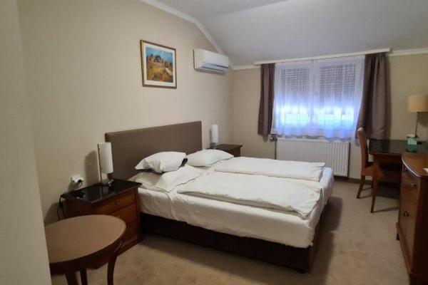 Korona Panzio Bed & Breakfast Hatvan Ngoại thất bức ảnh